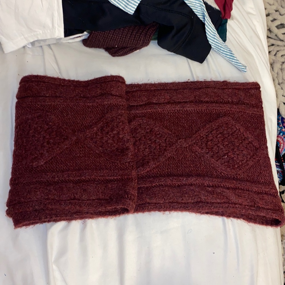 OLD NAVY Maroon Scarf